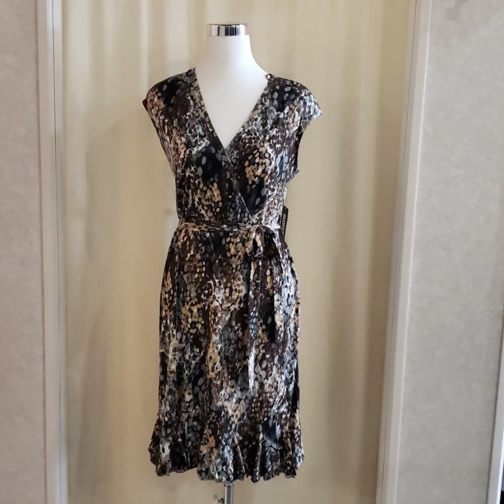 NWT Summer V-neck Dress Size 10, 12,